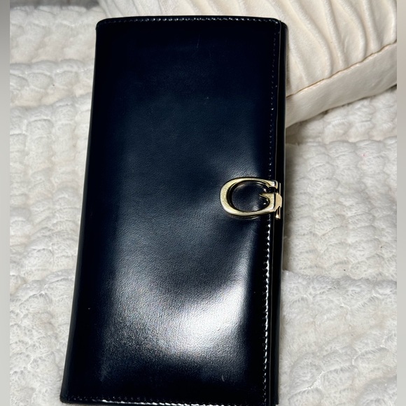 Gucci Handbags - Gucci Midnight Blue Wallet